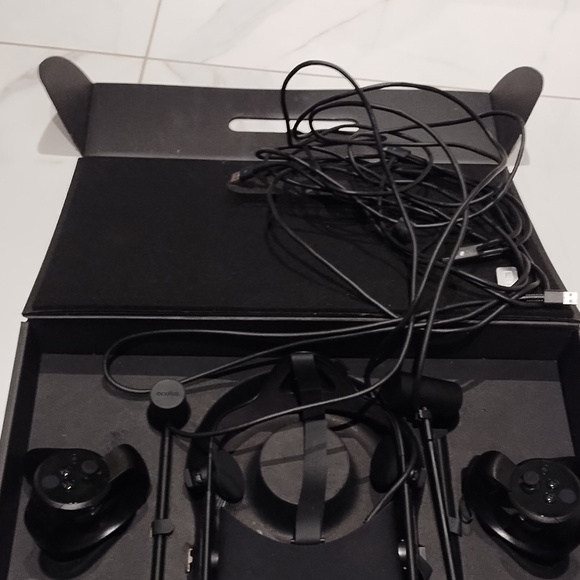 Oculus - Picture 2 of 5